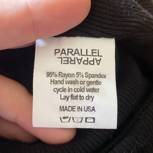 Parallel Apparel cropped black square neck long sleeve - size medium - Picture 3 of 4